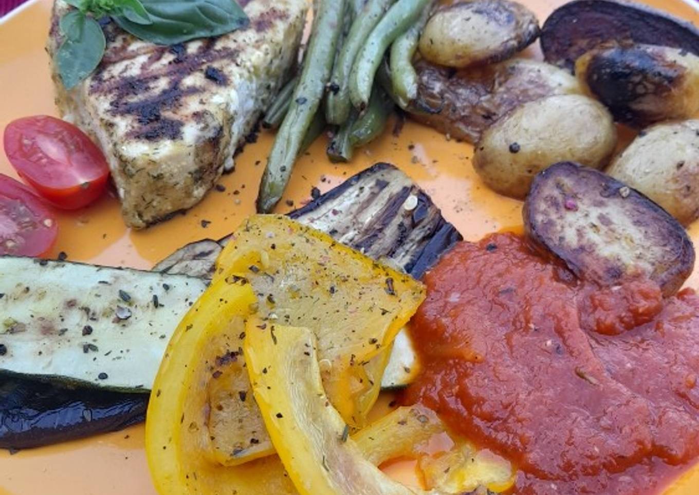 Grilled veg and tuna steak