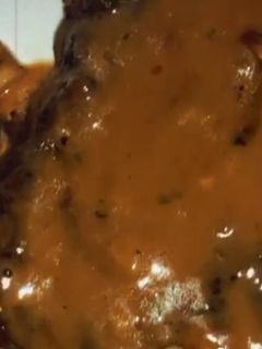 Foto de Bife com Molho de Cogumelos e Vinho do Porto