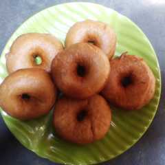 A picture of Donat coklat no telur & kentang.