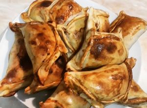 Una foto de Empanadas de horno (con carne y callampa)...