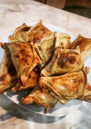 Una foto de Empanadas de horno (con carne y callampa)...