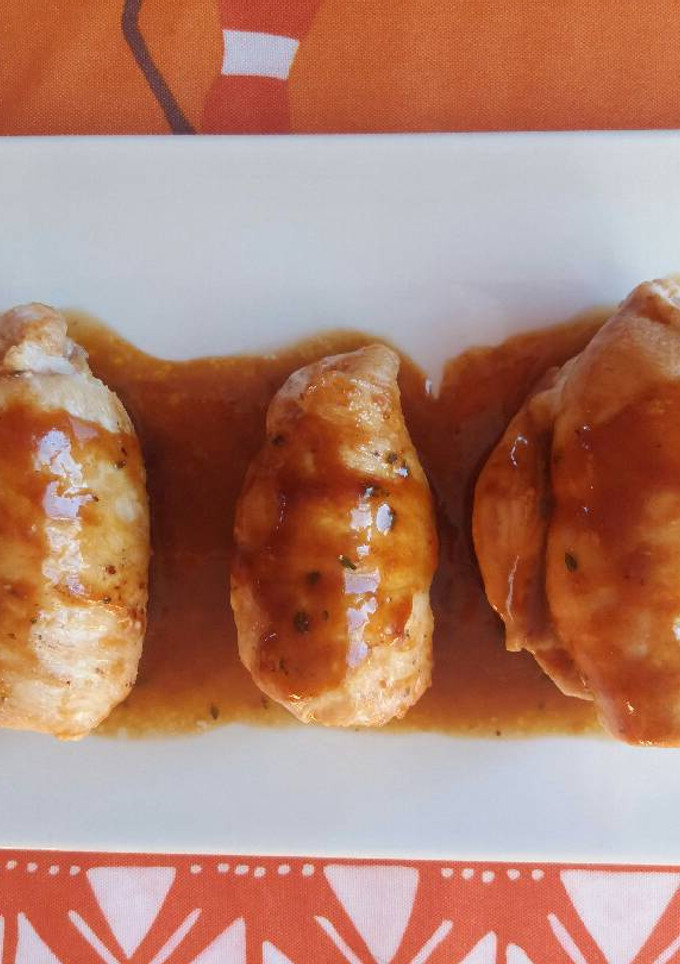 Una foto de Rollitos de pollo rellenos de jamón serrano y queso de trufa