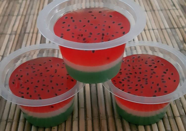 Langkah Mudah untuk Menyiapkan Puding semangka 🍉🍉 Anti Gagal