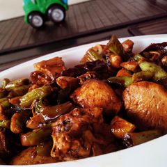 A picture of Thai style Chicken with Beans.