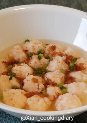 A picture of Shrimp Balls Soup.