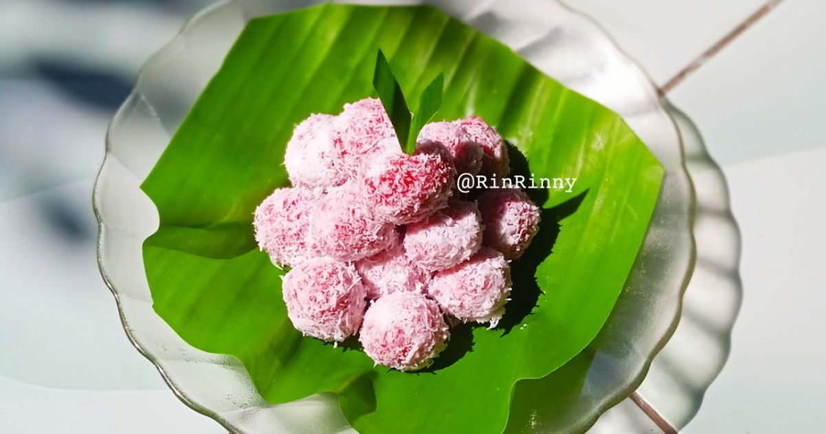 Klepon Pandan Merah Putih Isi Coklat