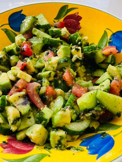 صورة لوصفة سلطة أفوكادو 🥑