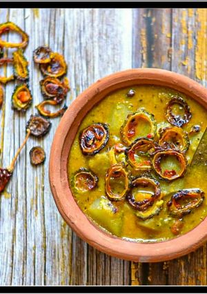লাউ আর করোলা দিয়ে তেঁতোর ডাল (Lau korola diye tentor dal recipe in Bengali) রেসিপির প্রধান ছবি