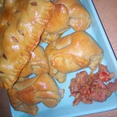 A picture of Bow tie meat pie.