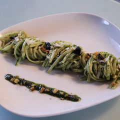 A picture of Linguini whit rocket pesto.