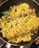 Mướp đắng xào trứng