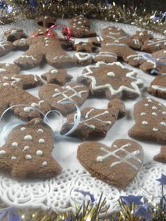 Una foto de Galletitas navideñas de jengibre y chocolate