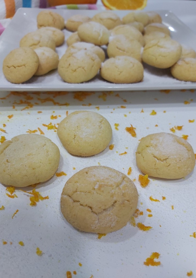 Una foto de Galletas craqueladas a la naranja🍊🍊