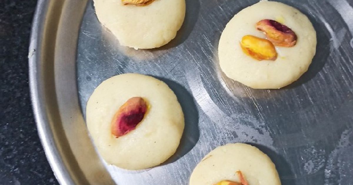 Pedha Malai Pedha Recipe by Ruchika Patel - Cookpad