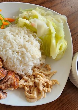 Hình của món Cơm sườn bì Nam bộ.