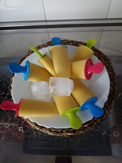 Una foto de Helados de mango y leche condensada. Especial para niños