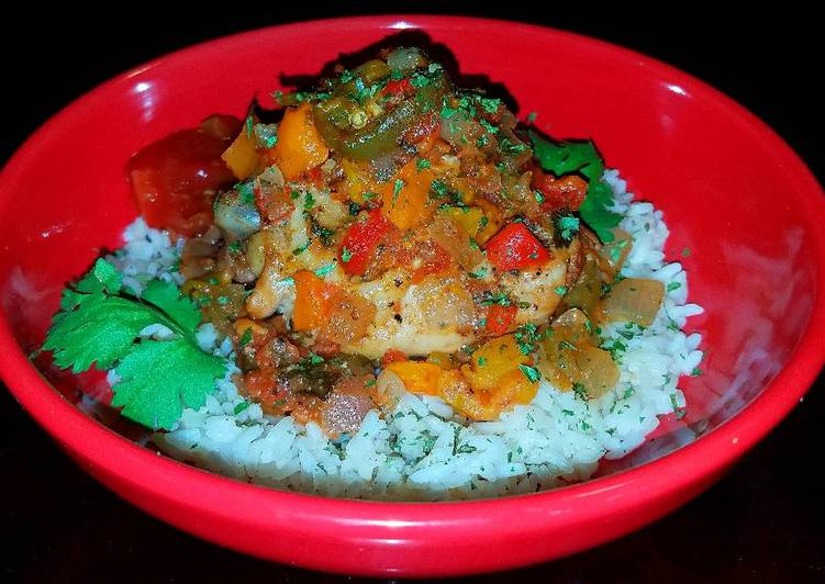 Simple Way to Prepare Super Quick Homemade Mike&#39;s Southwestern Chicken Thighs Over Rice