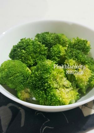 A picture of Buttered Broccoli.
