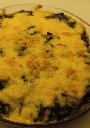 Una foto de Gratín de Pollo a la crema espinaca y hongos 🍄🟫