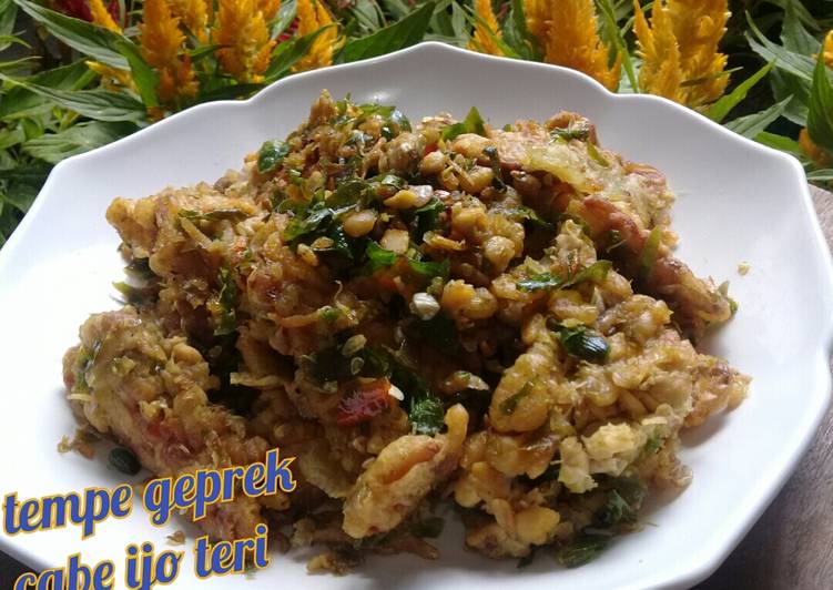 Tempe geprek cabe ijo teri
