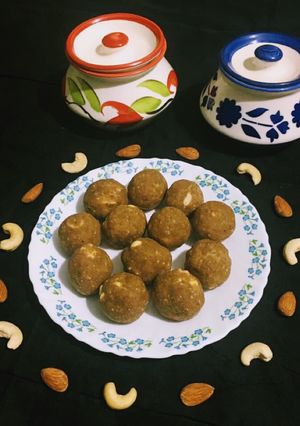A picture of Atta Gud Ladoo / Wheat Flour Jaggery Ladoo.