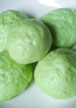 Hình của món Bánh bao chay lá dứa.
