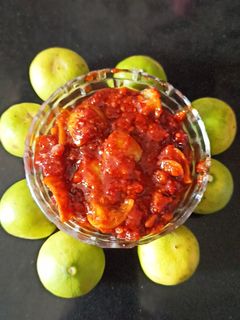 લીંબુ નું ખાટું મીઠું અથાણું (Limbu Khatu Mithu Athanu Recipe In Gujarati) રેસીપી મુખ્ય ફોટો