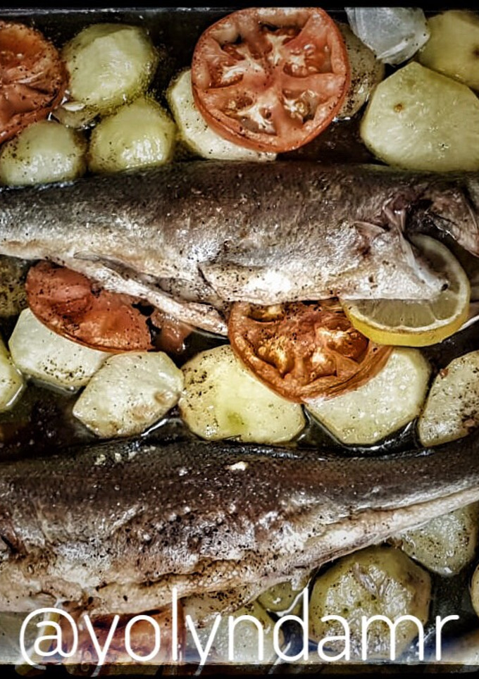 Una foto de Lubina al horno