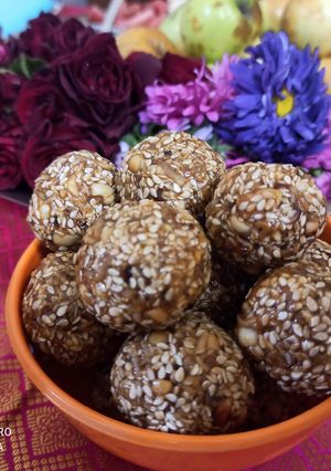 तीळगुळाचे लाडू (til gulache laddu recipe in marathi) रेसिपी चे मुख्य फोटो 