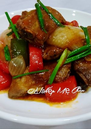 Hình của món Sườn xào chua ngọt.