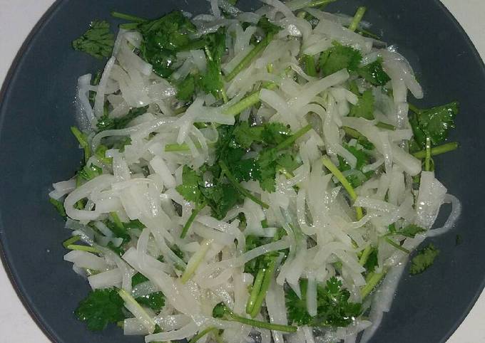Cara membuat Salad lobak mentah