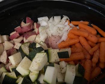 Easy Recipe Crockpot Garlic Butter Chicken and Veggies Practical Delicious