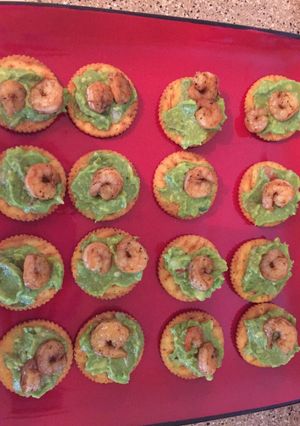 A picture of Shrimp Guacamole Bites.