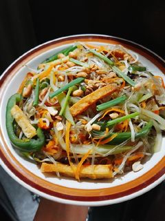 Hình của món Miến xào chay.