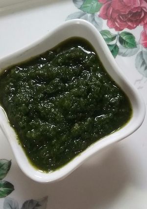 A picture of Hari Dhaniya patta chatney.
