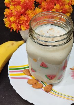 A picture of Banana & Almonds Smoothie.