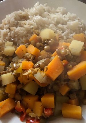 Una foto de Guiso de lentejas con mucho caldo!