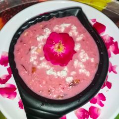 A picture of Gulab paneer kheer.