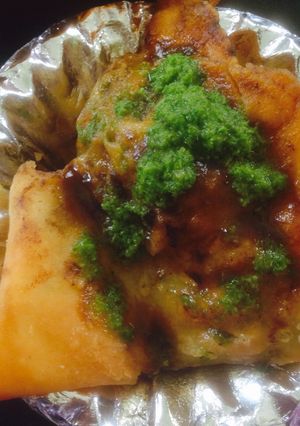 A picture of Samosa (Delhi style).