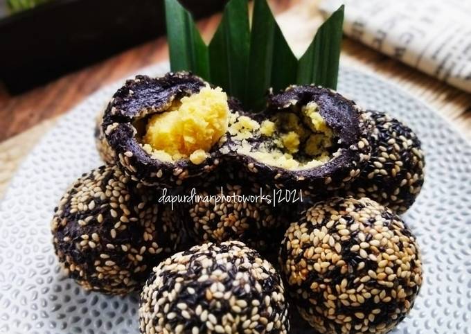 Resep Onde Onde Ketan Hitam isi kacang hijau, Enak