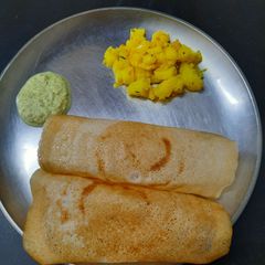 A picture of Rava dosa.