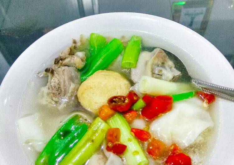 Resep Pangsit rebus kuah ayam kampung yang Sedap