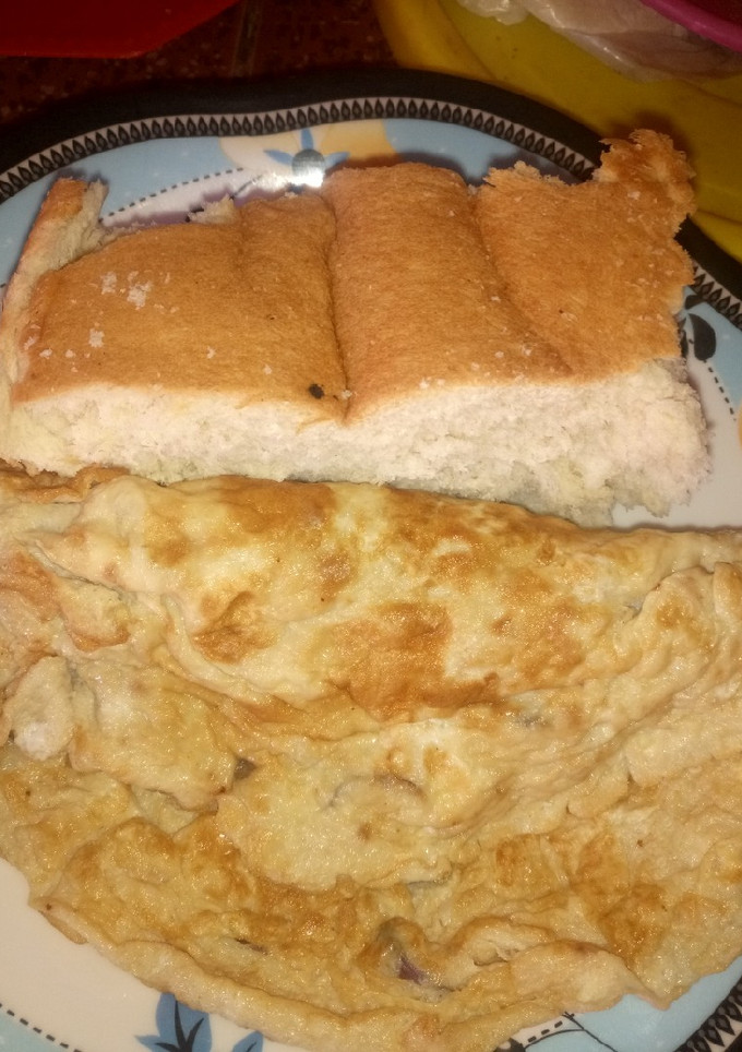 A picture of Bread and egg.