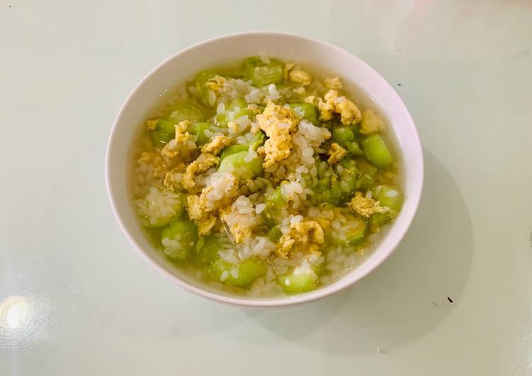 Langkah Mudah Menyiapkan Sup Oyong Nasi Shirataki Enak