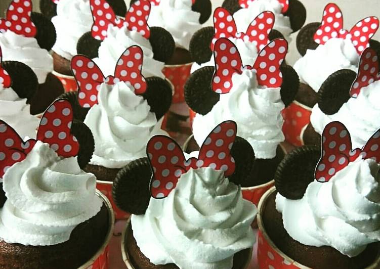 Chocolate Cup Cakes with Minnie Mouse Theme