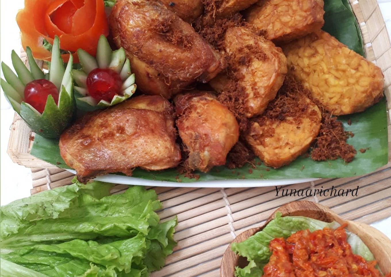 Ayam Goreng komplit
