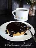 Mini sponge cake with choco glaze