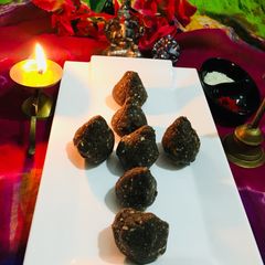 A picture of Oreo biscuit dry fruits modak.