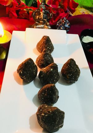 A picture of Oreo biscuit dry fruits modak.