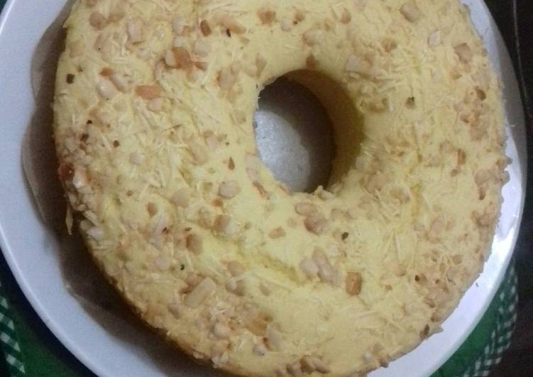Resep Bolu tape keju kacang kenari yang Menggugah Selera
